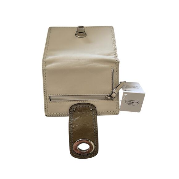 Coach Medium Turn lock Wallet Chalk White Gray Leather F43608 New With Tags - Picture 4 of 6
